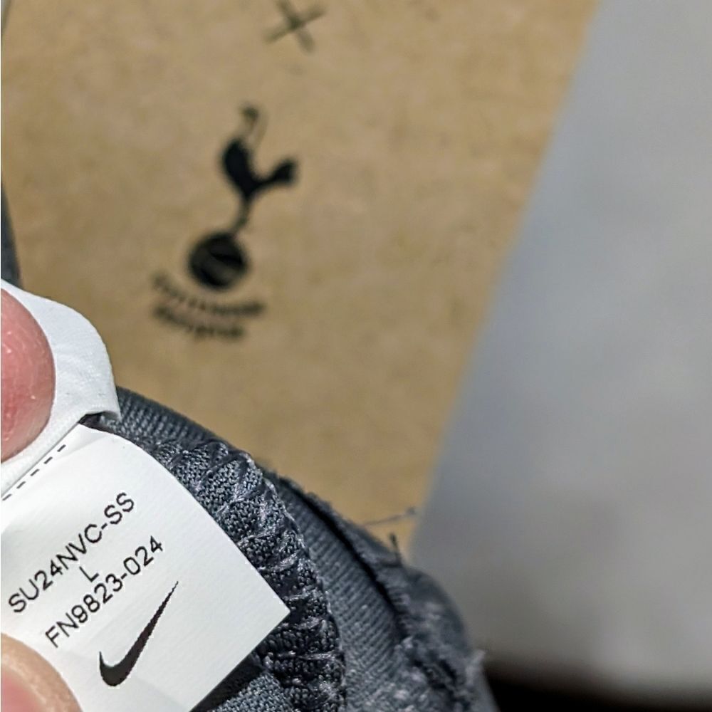 Nike‎ - Picture 3 of 8